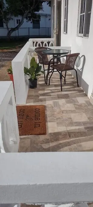 S.G Apartment Complex. Linstead 0*,  Jamajka